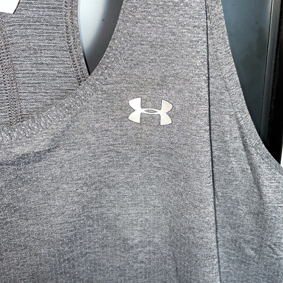 Under Armour Tank - Picture 2 of 5